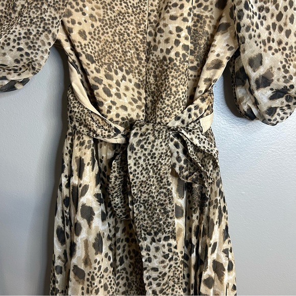 *NWT* ASOS DESIGN wraparound pleated midi dress in Leopard/Cheetah Print, Size 6 - Picture 9 of 11